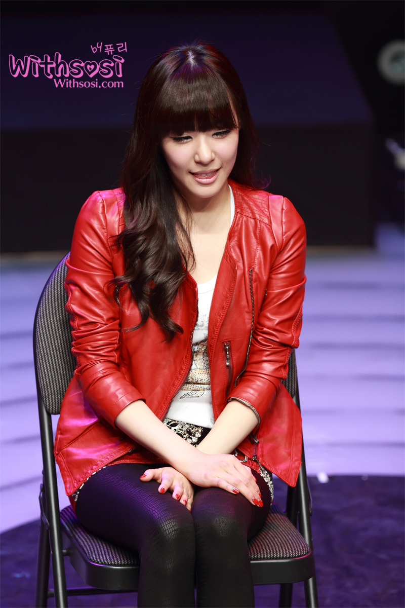 [PIC][23-01-2012]HÌNH ẢNH CỦA TIFFANY TRONG VỞ "FAME"  - Page 2 161882434EBA81083E9723