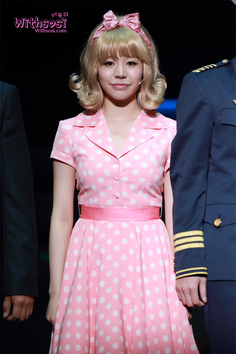 [OTHER][12-06-2012]Selca mới nhất của Sunny và Park Kwang Hyun tại hậu trường "Catch Me If You Can"  - Page 5 17154F484F80FF661379D6