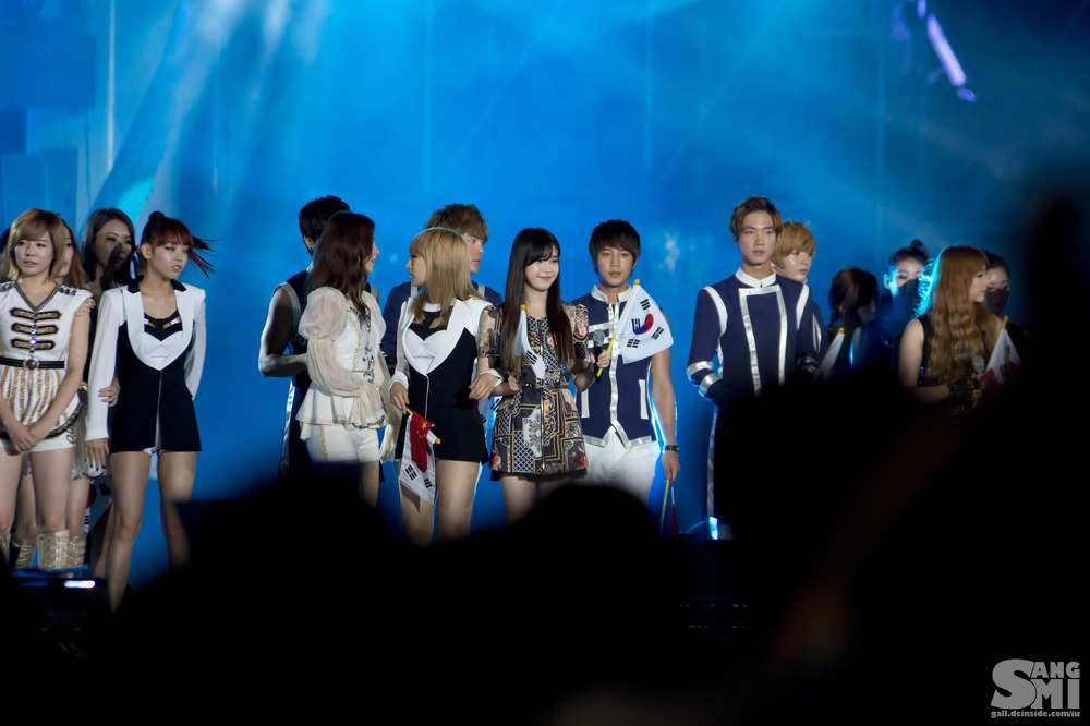 [PIC][25-08-2012]Hình ảnh mới nhất từ Concert "14th Korea-China Music Festival in Yeosu" của SNSD - Page 4 194A29405039BE73178930