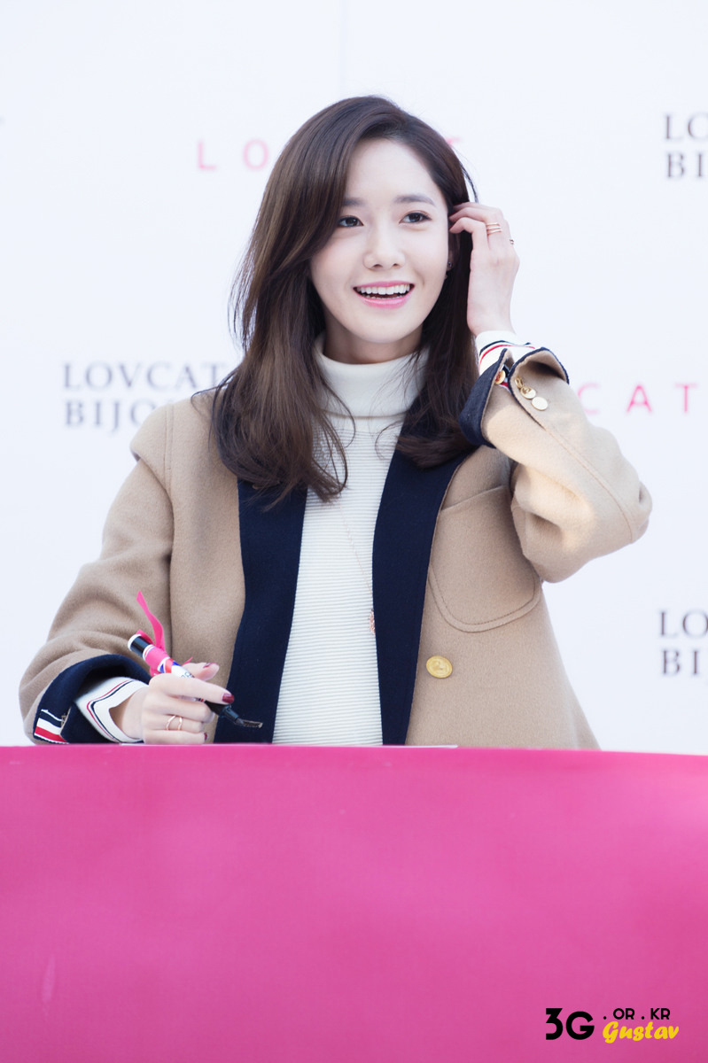[PIC][24-10-2015]YoonA tham dự buổi fansign cho thương hiệu "LOVCAT" vào chiều nay - Page 3 23095034562CDBA3234759