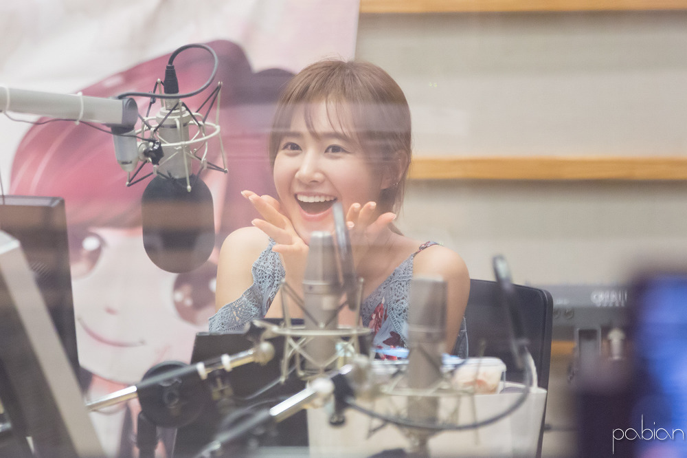 [PIC][23/24/25/26-06-2016] Yuri làm DJ đặc biệt cho "Radio KBS Cool FM Sukira" vào tối nay  - Page 3 231AB83D577360FC267A25