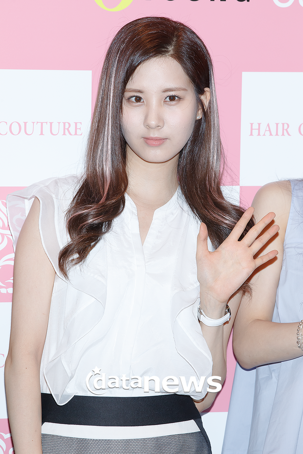 [PIC][26-07-2013]Tiffany - TaeYoen - SeoHyun và HyoYeon xuất hiện tại buổi fansign cho "Hair Couture" vào chiều nay 232A3A3D51F66FD421D436