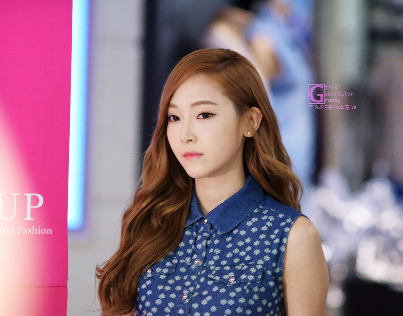 [PIC][14-06-2014]Jessica tham dự buổi fansign lần 2 cho thương hiệu "SOUP" vào trưa nay 241B1443539C942F33C29F