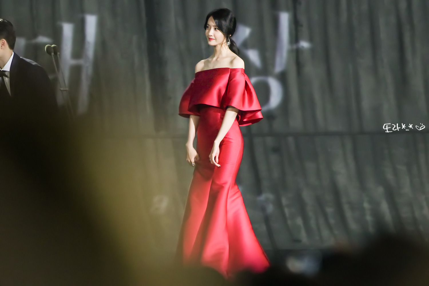 [PIC][03-05-2017]YoonA tham dự "53rd Baeksang Arts Awards" vào chiều nay + Giành "Most Popular Actress or Star Century Popularity Award (in Film)" - Page 2 25287739590C664813D8D5