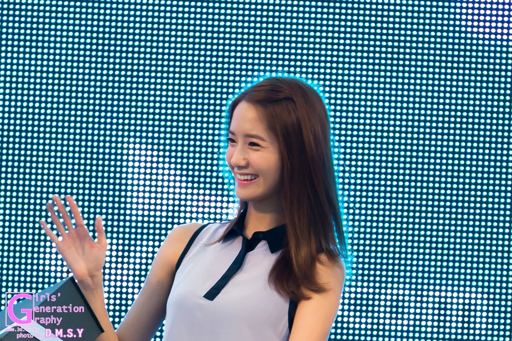 [PIC][29-07-2013]YoonA xuất hiện tại sự kiện SKT ở "Changwon Mechanical High School" cùng SHINee MinHo vào chiều nay  - Page 2 255B0A41521D724E1A74CA