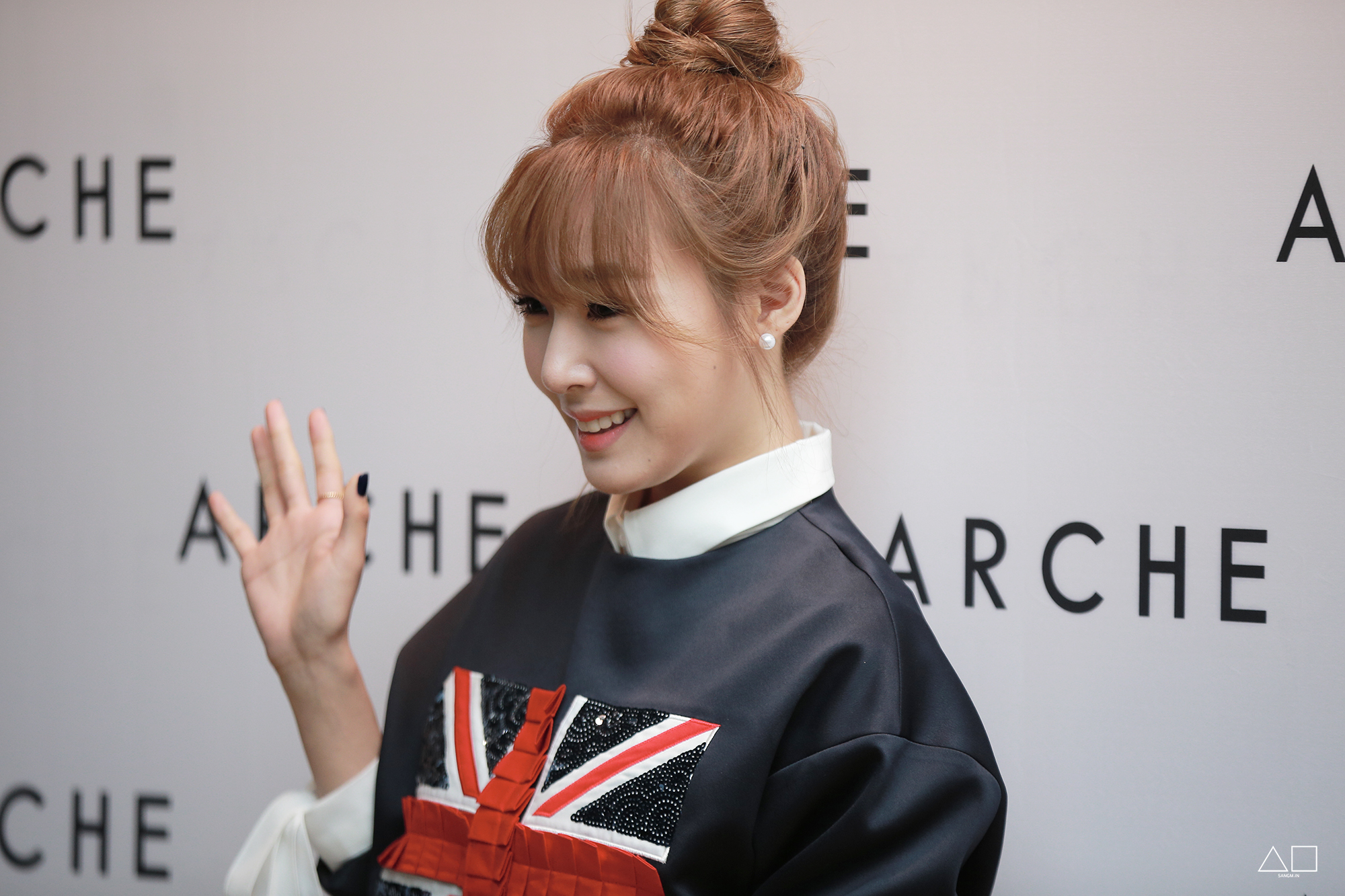 [PIC][20-10-2014]Tiffany xuất hiện tại buổi ra mắt BTS mới của thương hiệu "Arche" trong khuôn khổ tuần Lễ thời trang "2015 S/S SEOUL FASHION WEEK" vào chiều nay 2569FE4C5445E17837960F