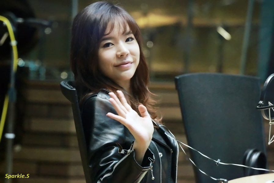[OTHER][06-02-2015]Hình ảnh mới nhất từ DJ Sunny tại Radio MBC FM4U - "FM Date" - Page 11 257230345551B738230118