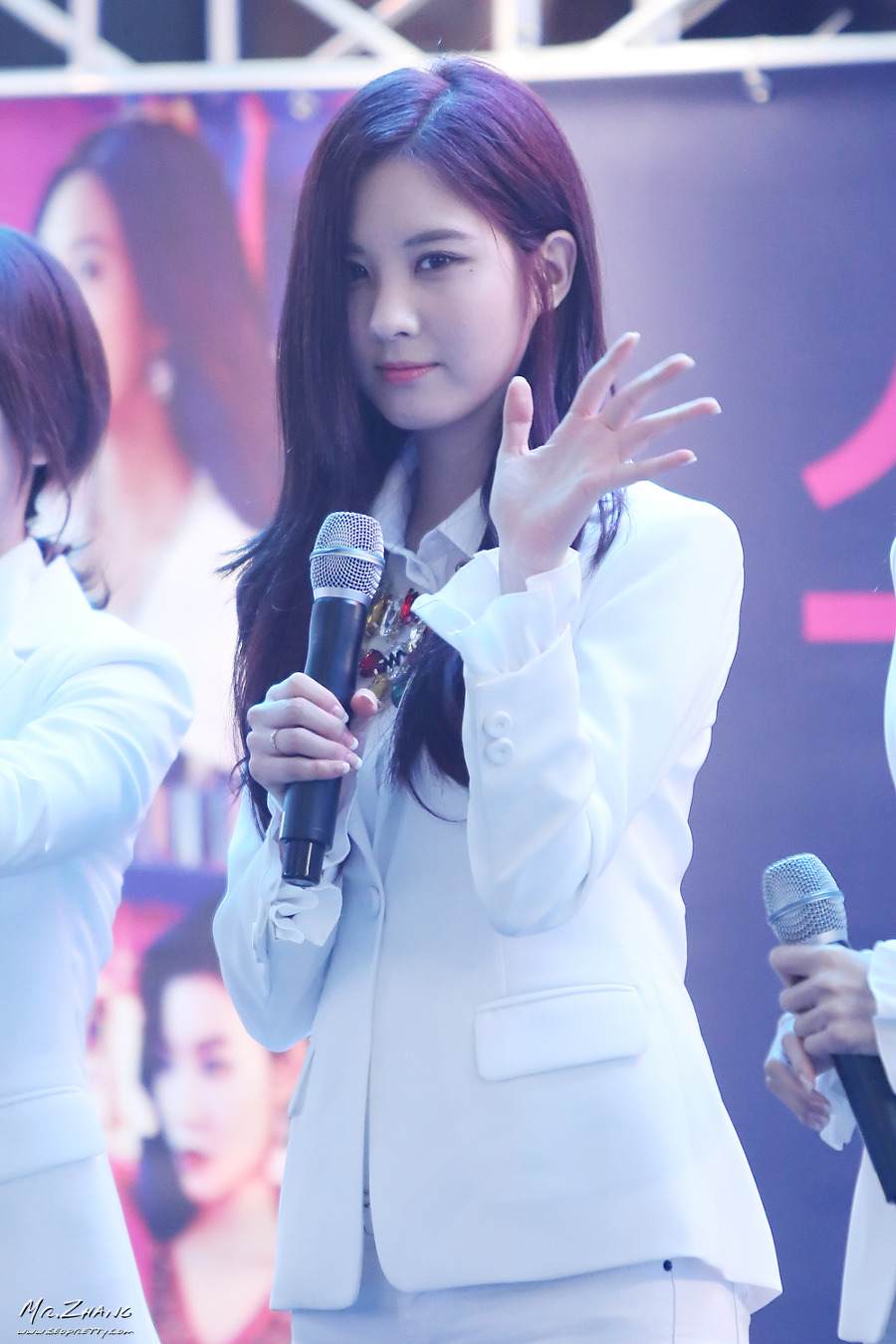 [PIC][14-03-2014]SNSD xuất hiện tại buổi fansign cho "Mr.Mr." vào tối nay  2712D648532328AC15AFBF