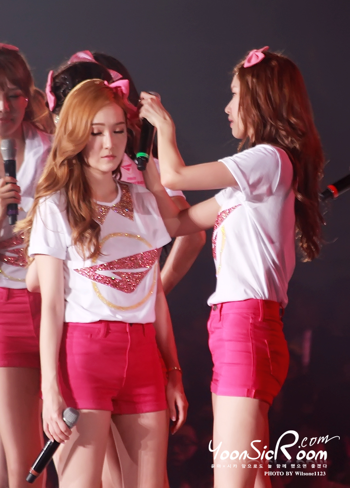 [PIC][08/09-06-2013]Hình ảnh mới nhất từ "2013 Girls' Generation's World Tour – Girls & Peace" tại Seoul, Hàn Quốc trong 2 ngày của SNSD + Selca từ hậu trường Concert của các thành viên và nhiều nghệ sĩ khác - Page 13 01517B3B51BBF66E4980BD