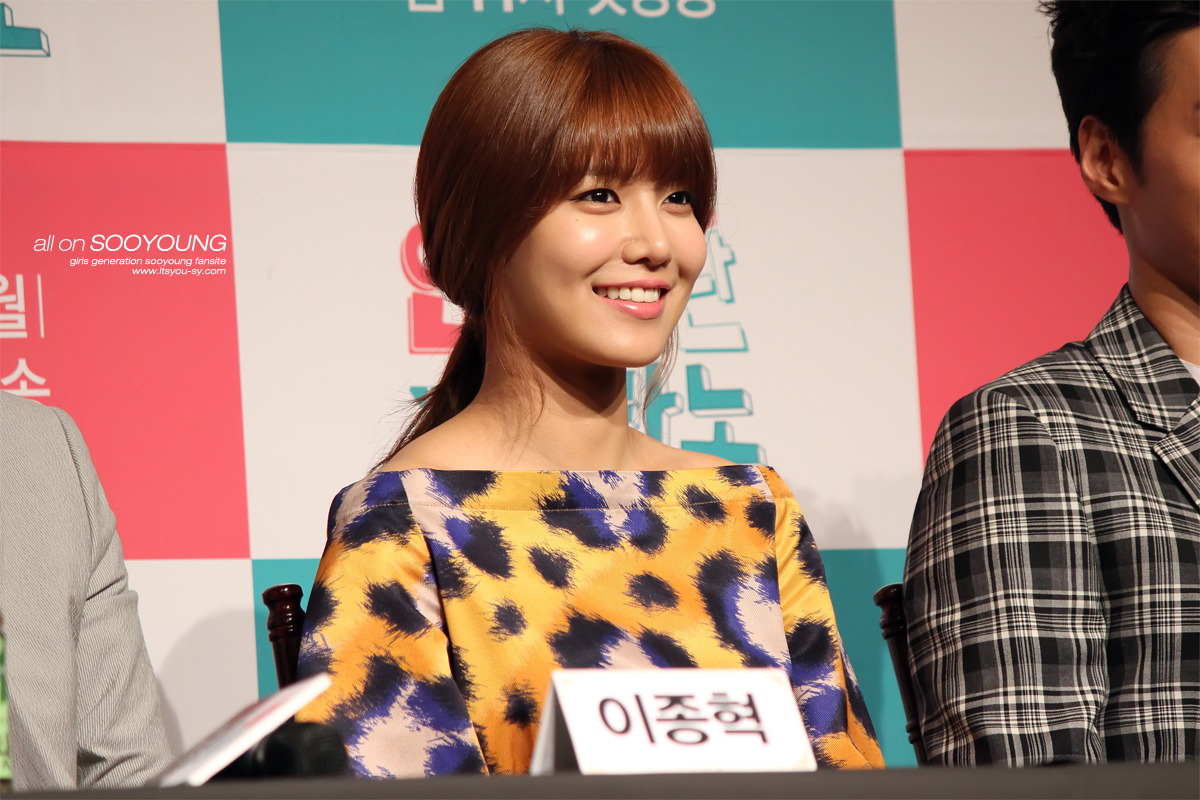 [PIC][22-05-2013]SooYoung xuất hiện tại buổi họp báo ra mắt bộ phim "Dating Agency: Cyrano" vào chiều nay  - Page 2 2142694551BFFBE81CB126