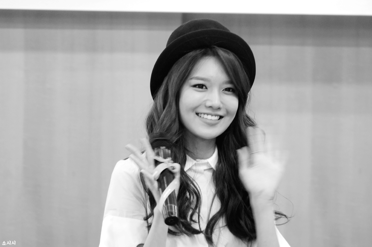 [PIC][30-10-2013]SooYoung xuất hiện tại "DOUBLE M TALK EVEN" vào chiều nay 2164554D52713379230781