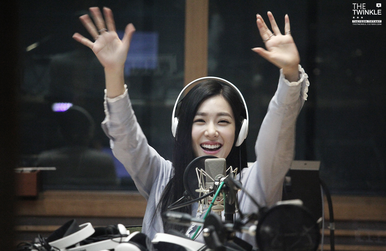 [OTHER][06-02-2015]Hình ảnh mới nhất từ DJ Sunny tại Radio MBC FM4U - "FM Date" - Page 19 220AD636558EB2370F42EA
