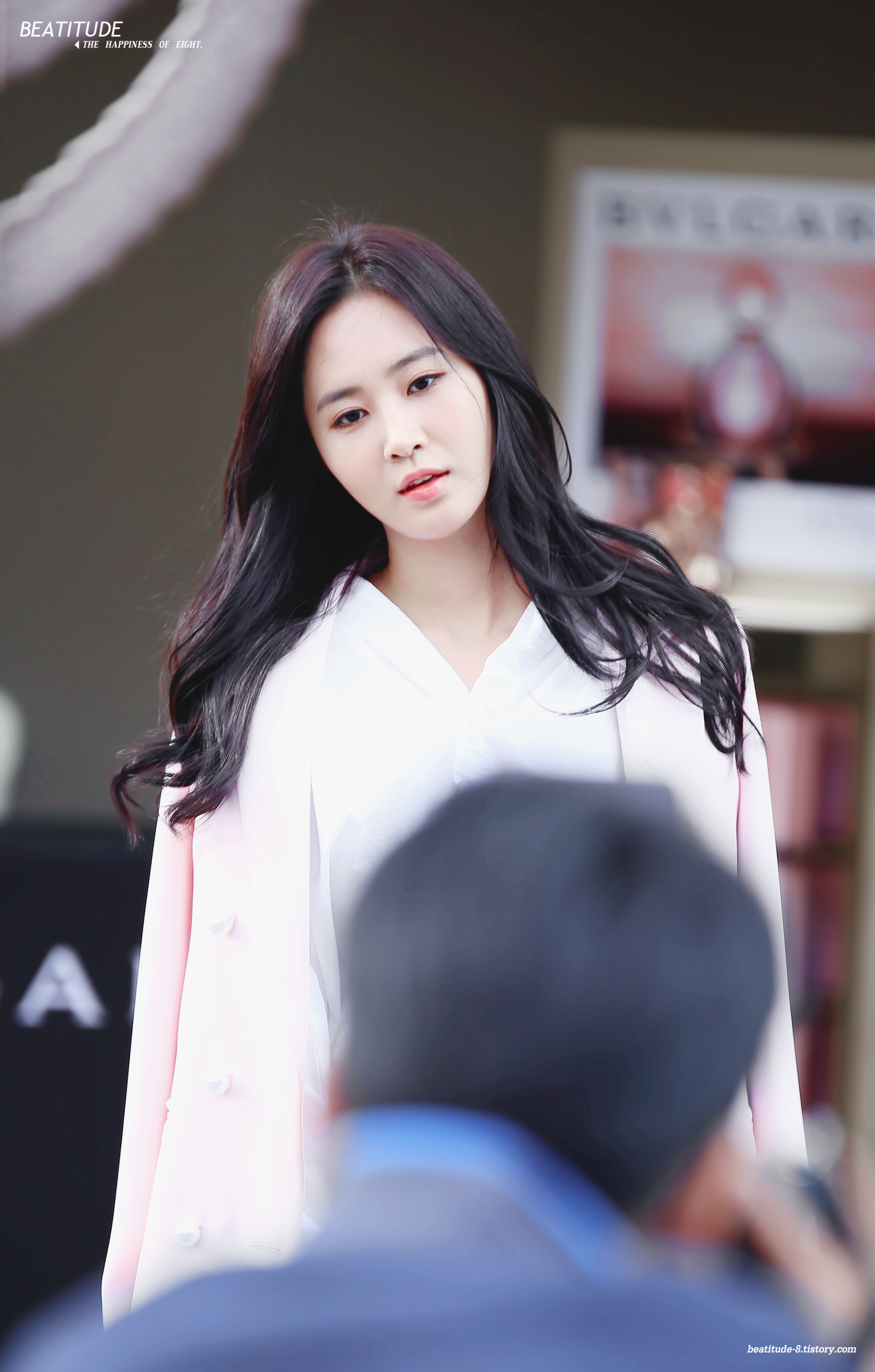 [PIC][09-10-2016]Yuri tham dự buổi Fansign thứ 2 cho thương hiệu nước hoa "BVLGARI Rose Goldea" tại Myeongdong Lotte Duty Free vào chiều nay - Page 3 2408444B57FCF9E0024316
