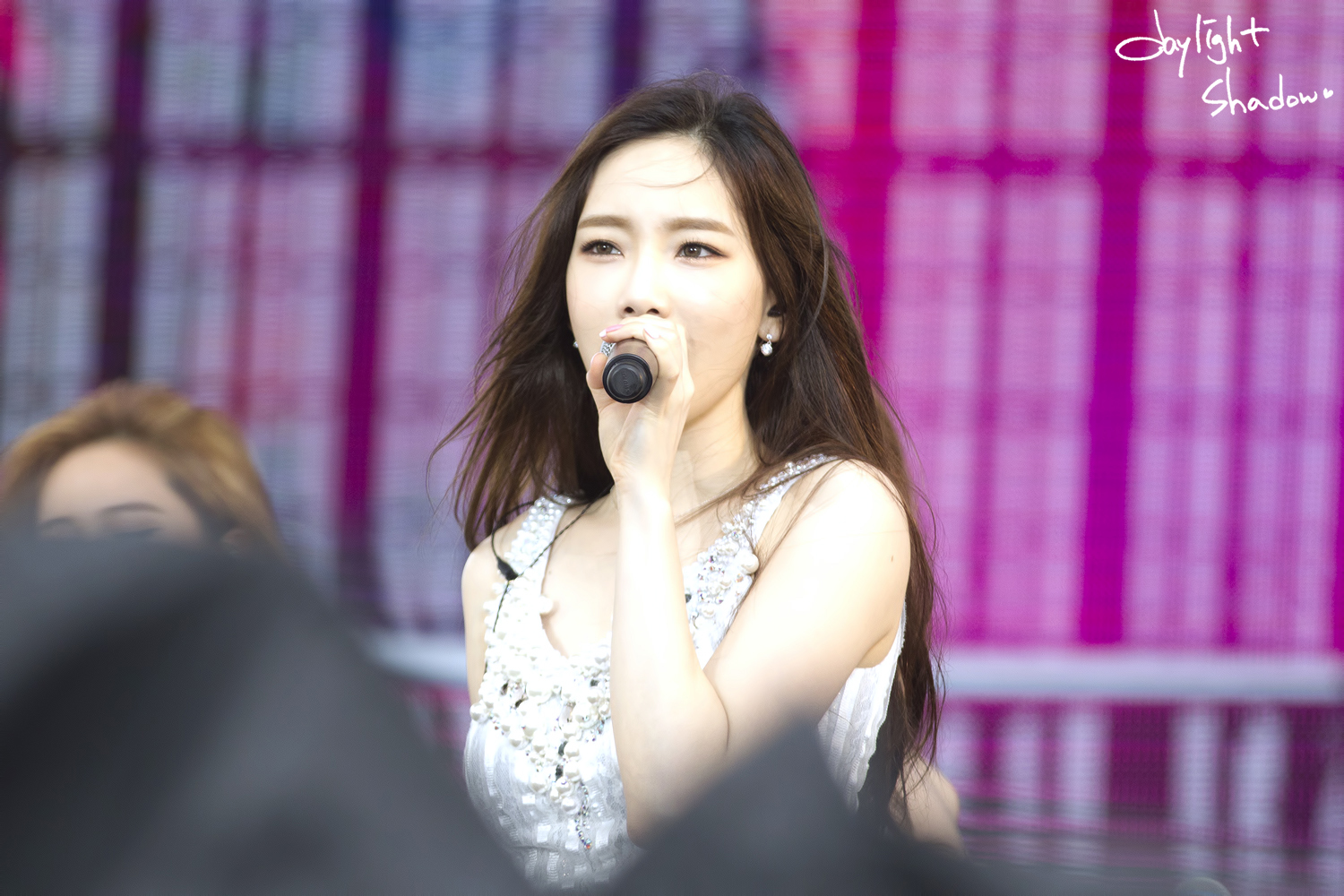 [PIC][28-03-2015]SNSD khởi hành đi Malaysia để tham dự "2015 Formula 1 After Race Concert in Sepang" vào chiều nay - Page 18 2548643C55854A94121ACF